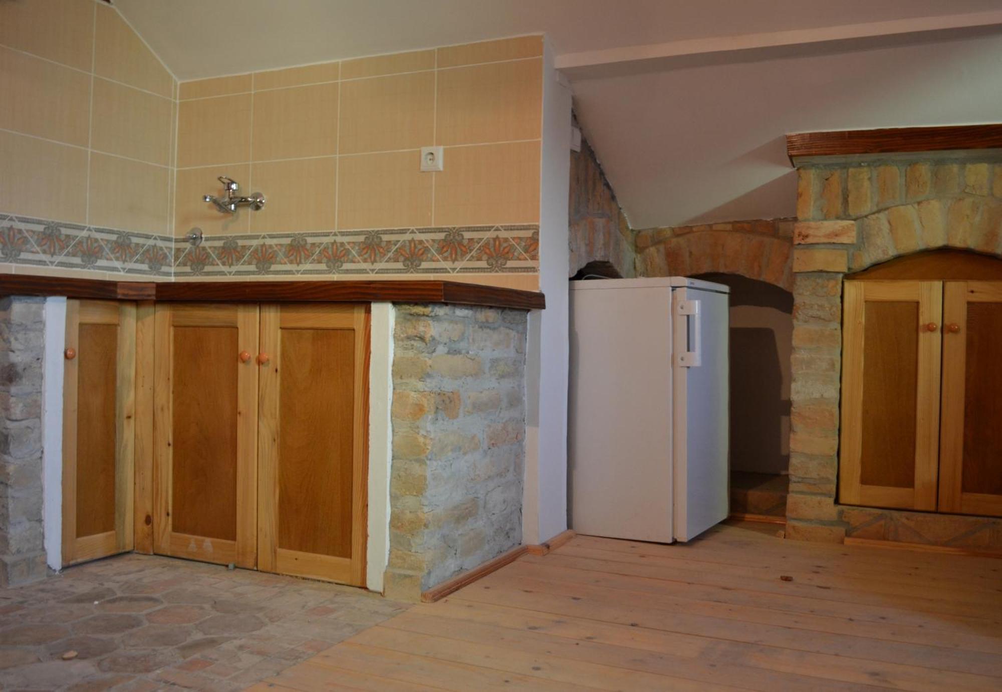 Hostel S Novi Sad Esterno foto