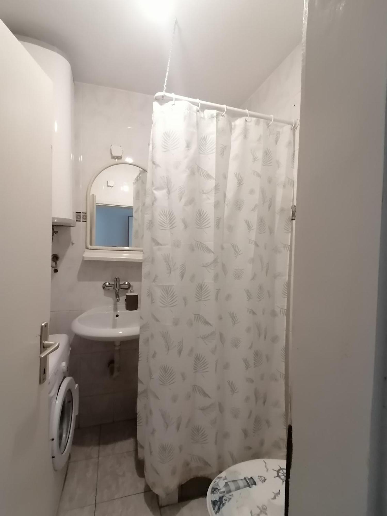Hostel S Novi Sad Esterno foto