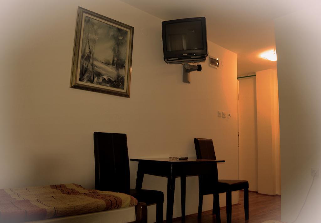 Hostel S Novi Sad Camera foto