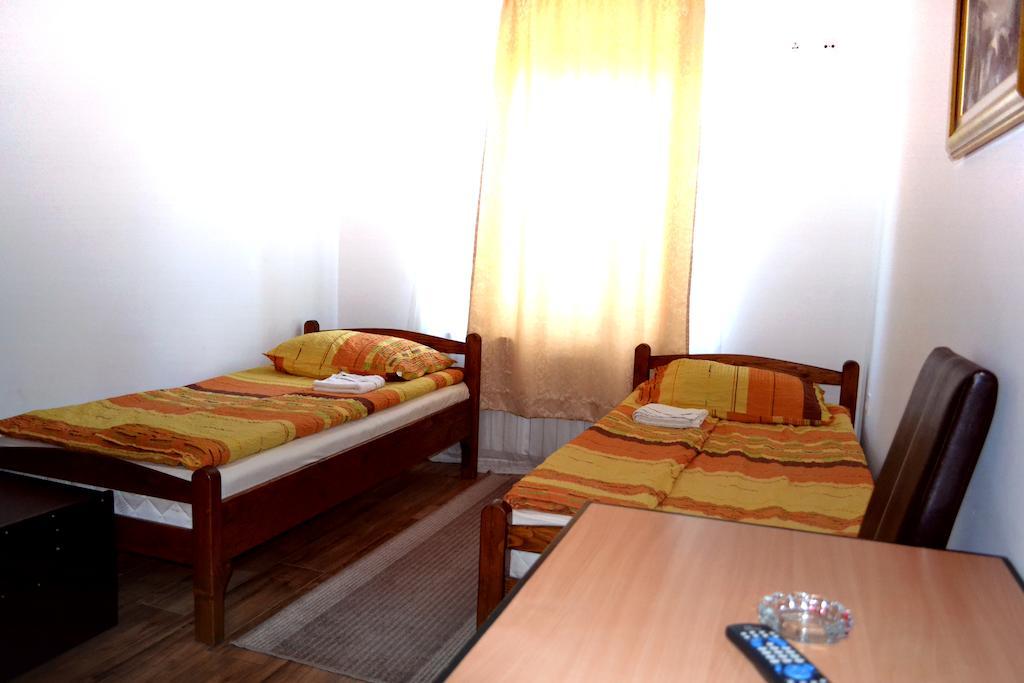Hostel S Novi Sad Camera foto